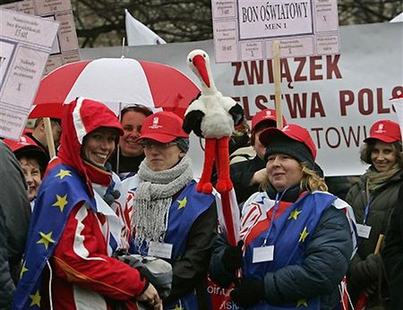 Protestujący nauczyciele: chcemy godnie żyć!