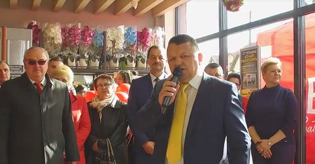 Na taką niedzielę w Radzyniu Podlaskim czekali latami. Jedyny otwarty market jest polski