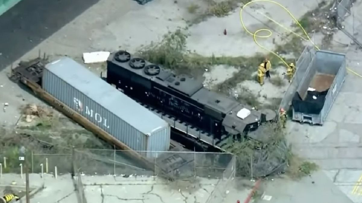 44-latek próbował rozbić pociąg na statku szpitalnym należącym do Marynarki Stanów Zjednoczonych.