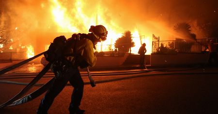 Ogromny pożar w Los Angeles. Ewakuowano dziesiątki tysięcy osób