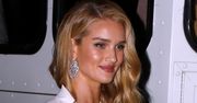 Rosie Huntington-Whiteley w sukience polskiej marki. To duży sukces