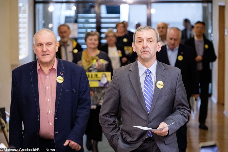 Strajk nauczycieli - kolejna przerwa w negocjacjach. Na zdj. przewodniczący OPZZ Jan Guz (L) oraz szef ZNP Sławomir Broniarz (P).