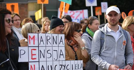 Wynagrodzenia przyśpieszyły. Efekt podwyżek nauczycieli