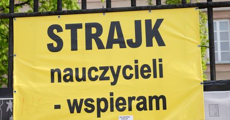 Polacy podzieleni ws. strajku nauczycieli. Więcej zadowolonych z "ustawy maturalnej'
