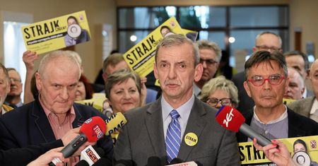Polacy przeciw nauczycielom. Strajk? Mowy nie ma. Tylko 41% za podwyżkami [BADANIE WP]