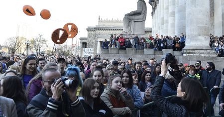 Koncert dla nauczycieli. Im dalej od sceny, tym większy pesymizm