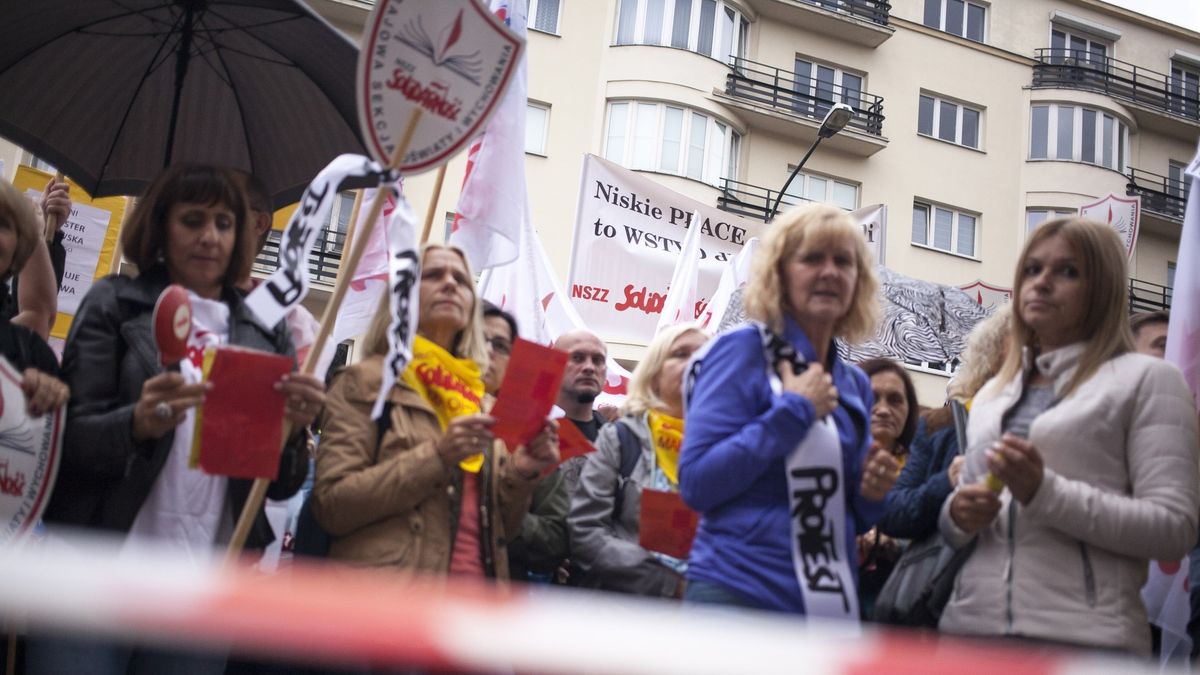 Pedagodzy narzekają na niskie zarobki. Strajk wydaje się nieunikniony.