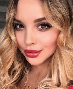 Bielik świeci biustem w restauracji. Od jej dekoltu ciężko oderwać wzrok