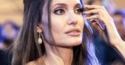 Angelina Jolie na pierwszych od tygodni zdjęciach. W maseczce szaleje na zakupach. Czyżby przytyła?