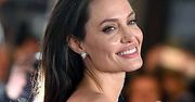 Angelina Jolie nawet w skromnym płaszczu wygląda jak modelka!
