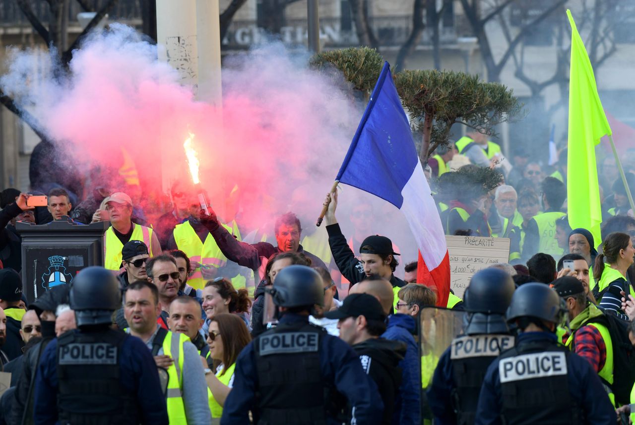 Rosja "rozdmuchała" protest "żółtych kamizelek". To celowa kampania kłamstw i manipulacji