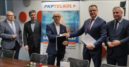 Spółka-córka PKP chce zmienić pracownikom warunki pracy i płacy. Dlatego zwalnia grupowo