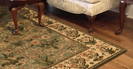 Dywan wełniany: czym go czyścić?
