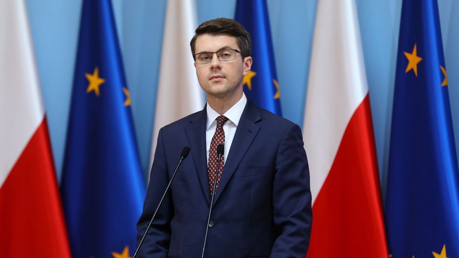 Rzecznik rządu Piotr Mueller przekonuje, że Zbigniew Ziobro nic nie wiedział o "farmie trolli"