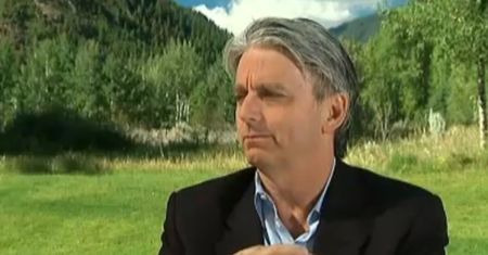 PC jest najszybciej rosnącą platformą, a o grach "darmowych" można powiedzieć wiele, ale nie to, że są darmowe, mówi szef EA
