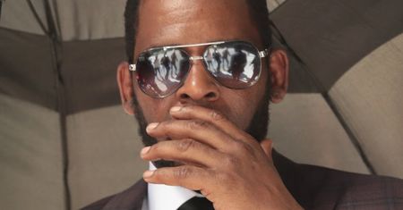 Sprawa R. Kelly'ego. Była obrończyni muzyka wyznaje: byłam przetrzymywana, miałam 2 aborcje