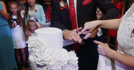 Jedzenie na weselu. Panna młoda była wściekła na przyjaciółkę i jej syna