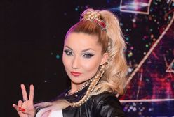 Co się stało z biustem Cleo?