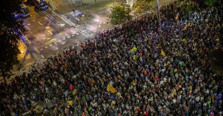 Hiszpania. Kolejna burzliwa noc. Starcia demonstrantów z policją