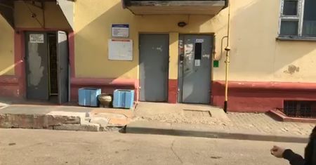 Rewizja w siedzibie Biełsatu. Milicja przepiłowała drzwi wejściowe
