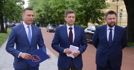 Posłowie PO wkroczą do ministerstw. Domagają się informacji o premiach