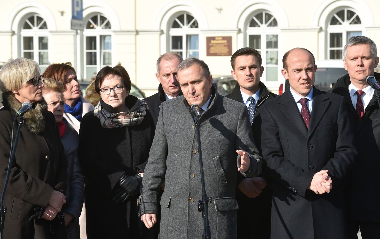 Niby banalny wypadek Beaty Szydło, ale uderza prosto w serce PiS