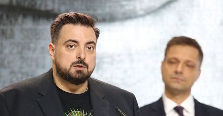 Zbiórka na trzeci film braci Sekielskich o pedofilii w Kościele. Mają ponad połowę
