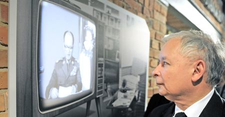 Jakub Majmurek: PiS walczy z trumnami, bo to łatwa walka