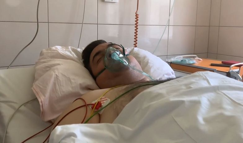 Tomasz Sekielski miał operację żołądka. Dziennikarz w szpitalu. Jest nagranie