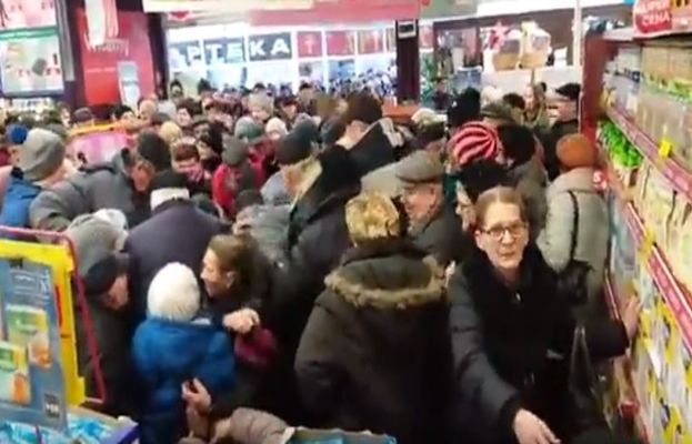 Walka o cukier w chełmskim Carrefourze. Był po 1,99 zł