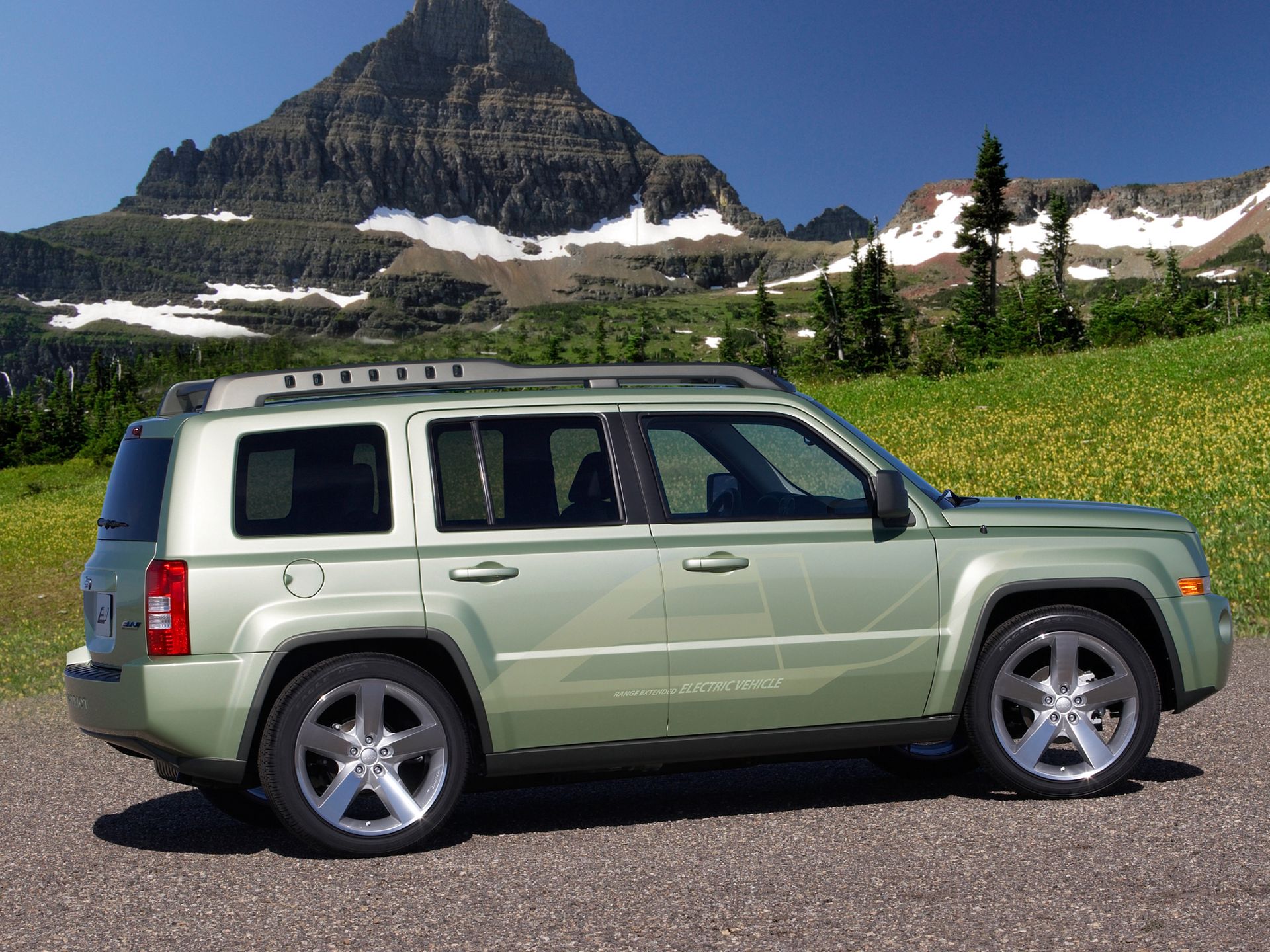 Jeep Patriot EV Concept 