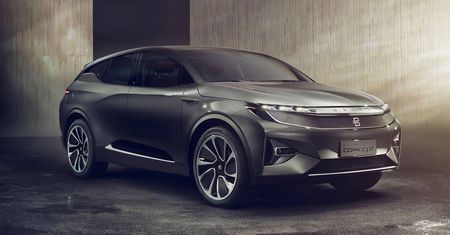 Byton Crossover Concept: elektryczny SUV z ogromnym ekranem. W sprzedaży już w 2019 r.