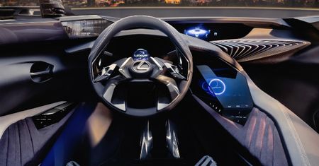 Lexus UX - Tego we wnętrzu samochodu jeszcze nie było