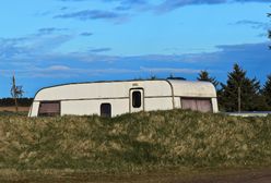 Licheń: ukradli przyczepę, w której spało małżeństwo. Nie zauważyli, że ktoś znajduje się wewnątrz