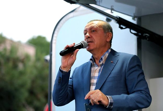 AFP: prezydent Recep Tayyip Erdogan nie wrócił do Ankary po próbie puczu