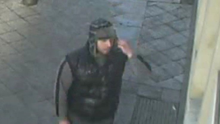 Wizerunek podejrzanego mężczyzny