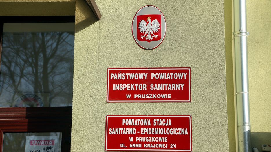 W przypadku objawów koronawirusa należy zgłosić się do stacji Sanepidu.