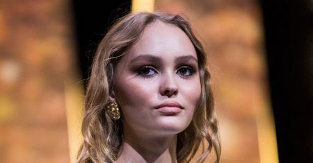 Kreacja Lily-Rose Depp zrobiła furorę w Cannes