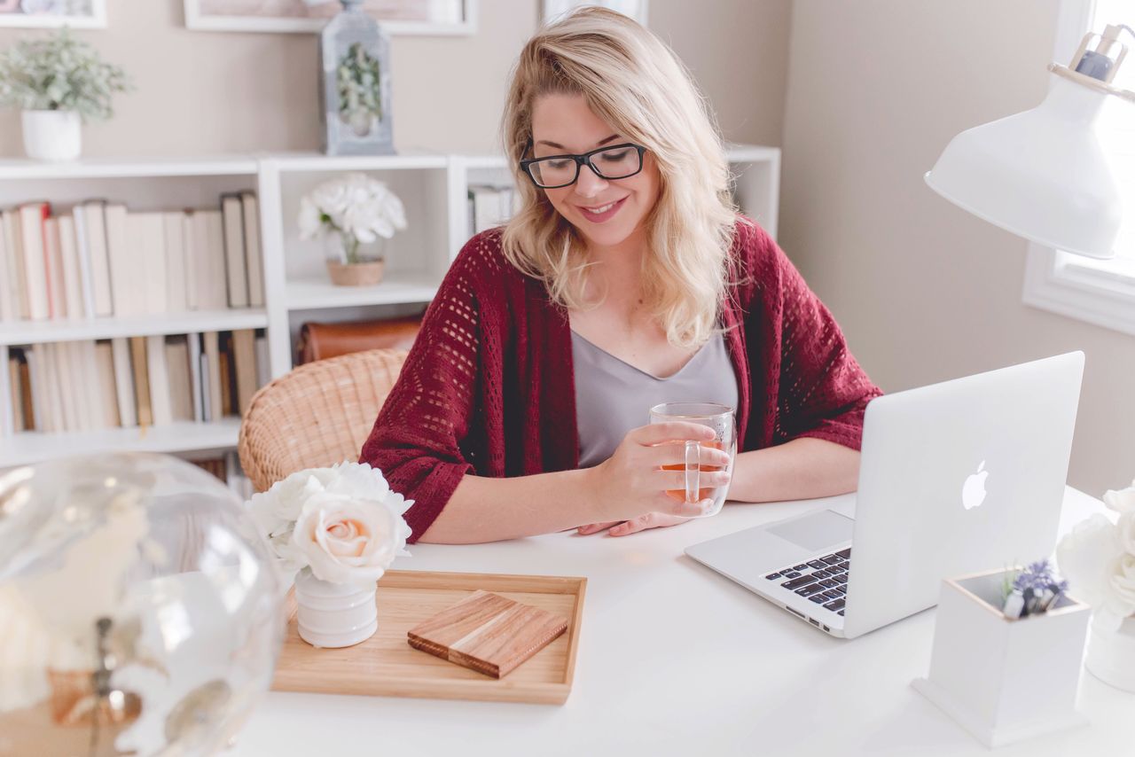 Home office w czasach koronawirusa – jak urządzić domowe biuro?