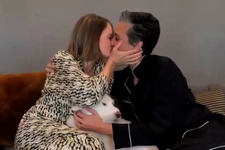 Złote Globy 2021: Jodie Foster całuje żonę