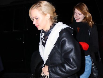 Nie tylko Taylor Swift ma świetną paczkę. Jennifer Lawrence, Emma Stone i Adele trzymają razem