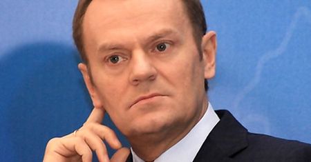 Premier daje urzędnikom podwyżki