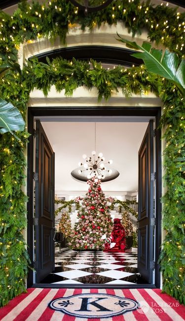 Świąteczne dekoracje domu Kris Jenner