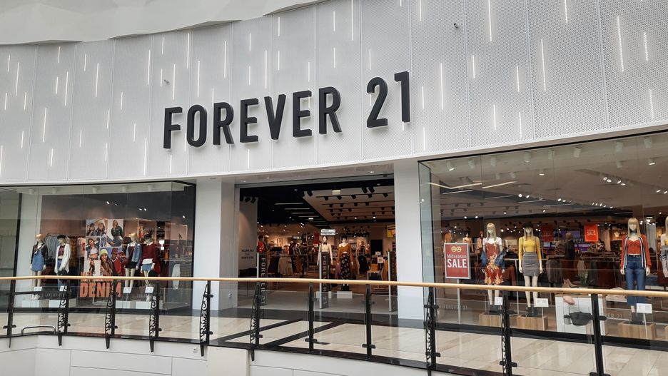 Forever 21 uniknęło bankructwa. Ale to nie koniec problemów sieci.