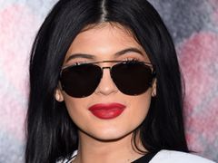 Ile operacji plastycznych miała Kylie Jenner?