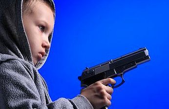 Wyznanie matki: mój 5-letni syn ma broń