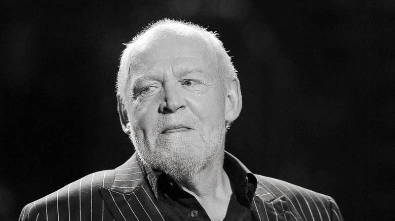 <h2>Joe Cocker 20.05.1994-22.12.2014</h2>
Angielski muzyk, wokalista. Autor hitu <em>You Are So Beautiful</em>, nagrodzony Grammy w 1983 za piosenkę <em>Up Where We Belong</em>. Zmarł na raka płuc.