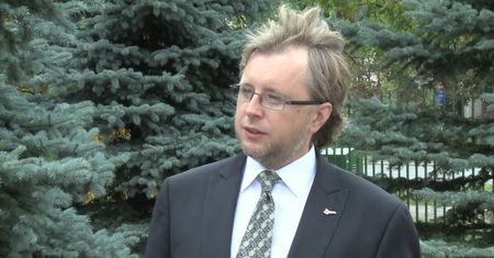 Przybywa tajemniczych klientów. Zarabiają nawet 1000 zł za zlecenie (WIDEO)