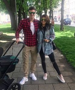 Na to zdjęcie czekali wszyscy! Lewandowscy na pierwszym spacerze z córką!