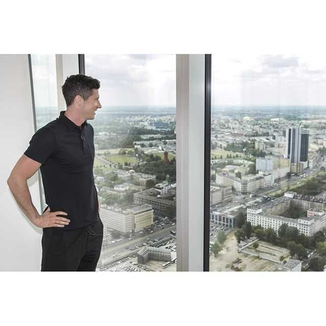 Robert Lewandowski ma dom w Warszawie na Złota 44